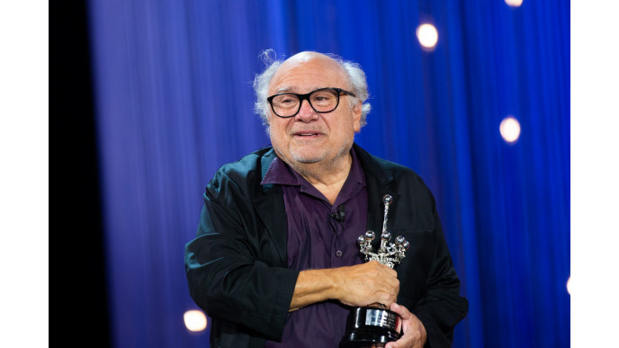 Danny DeVito’s message to Arsenal FC is the strangest thing you’ll see today