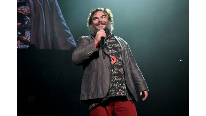 You have to watch Jack Black attempt Chris Hemsworth’s workout routine