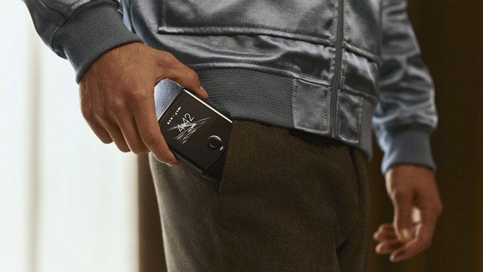 Hands on: Motorola razr review: a foldable phone you will want to buy