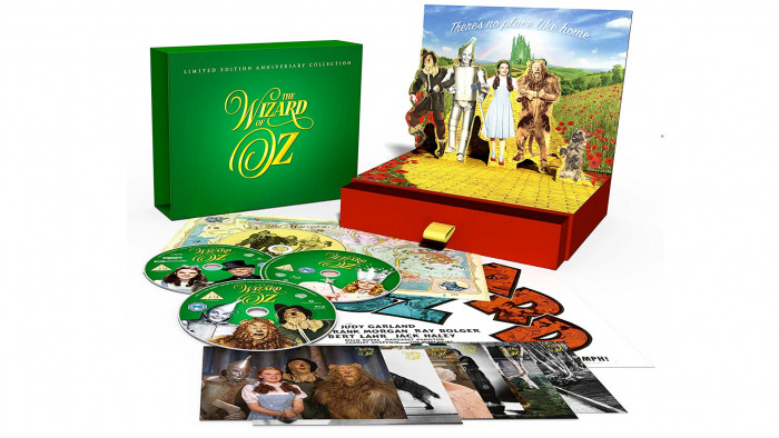 10 Christmas gifts to buy for movie lovers