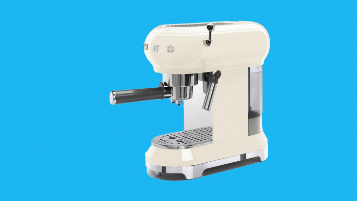 Smeg ECF01 Espresso Machine review: 5 reasons this coffee machine is a great coffee shop substitute