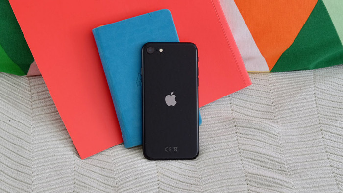 iPhone SE review: 5 things to know about Apple’s bargain phone