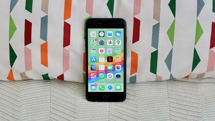 Amazing iPhone SE deal makes Apple's bargain phone more of a bargain