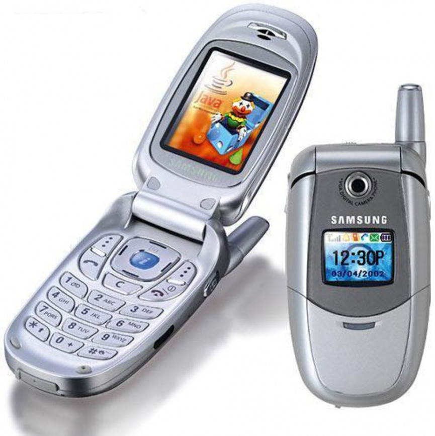 15 things you'll only understand if you owned a flip phone